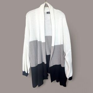 Bloomchic Cream Gray Black Colorblock Cardigan Sweater Size 18 20